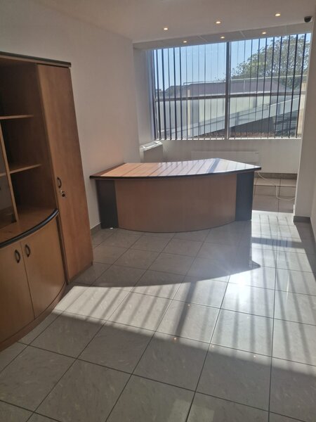 Metrou Brancoveanu, inchiriez spatiu de birouri, 83mp, 913euro